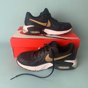 Nike Air Max Excee Women's Black/White/Metallic Gold Size 8